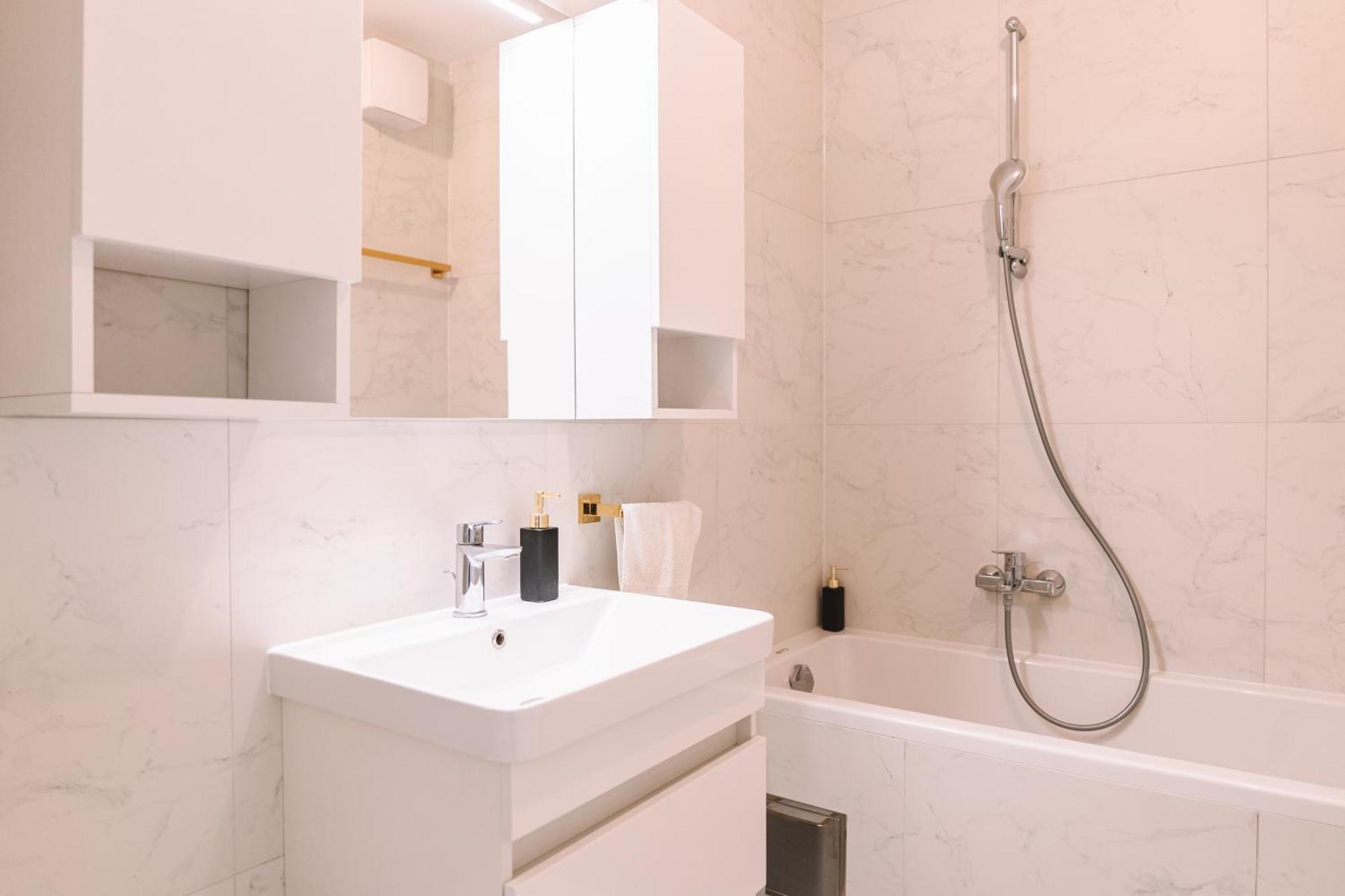 Flexible Selfcheckins 66 - Zagreb - Loggia - 80M2 - New - Luxury - Garage - 2 Bedrooms 外观 照片
